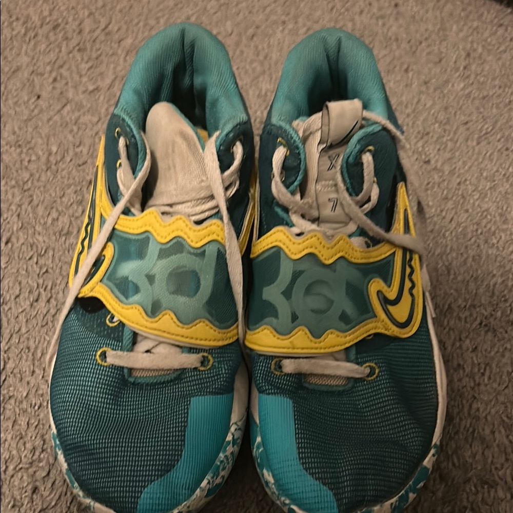 Yellow and teal Kevin Durant